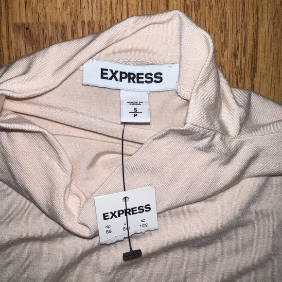 Express Top - Picture 3 of 3